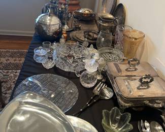 Large collection of silverplated items, Community Flatware set for 12
