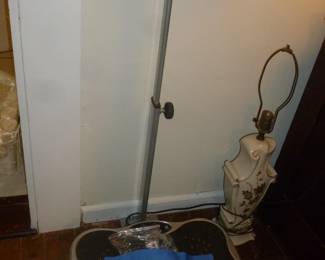 Exerciser..Jiggler Machine w/Handle, remote, etc