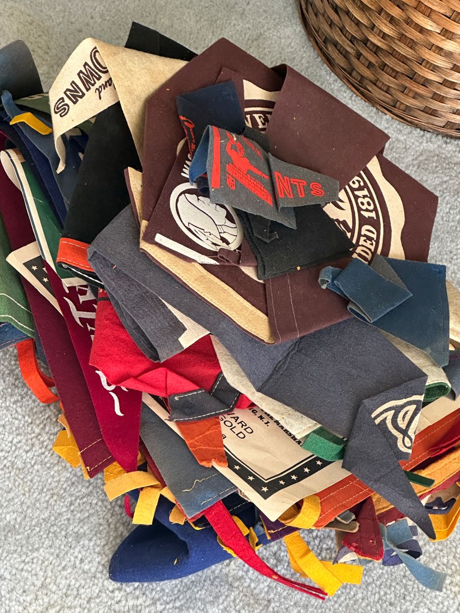 HIGHEST & BEST ON FULL LOT OF VINTAGE PENNANTS BY 3:00 PM 3/13!