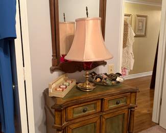 entry table w/ mirror