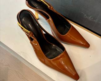 Point toe slingbacks