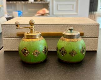 Florentine Salt & Pepper shaker vintage made in Italy