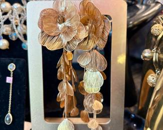 Dangle Floral Earrings, gold tone