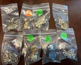 Vintage clip earrings 