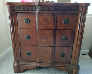 Set of 2 night stands 