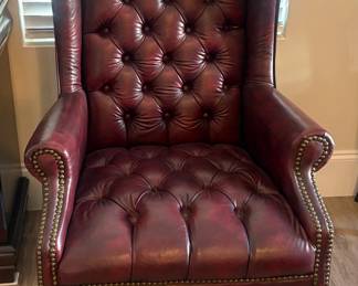 Set of 2 leather chairs