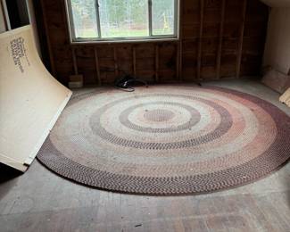 Big round rug