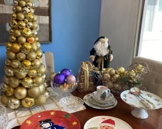 Pretty Christmas Dishes