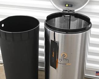 Garbage pail