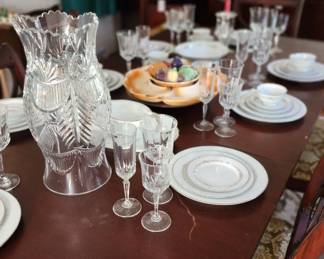 Duncan Fyfe table set with Noritake china