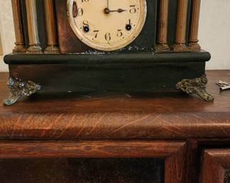 Antique mantle clock