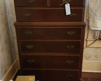 Chest that matches canopy bed