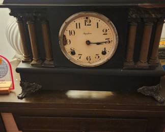 Antique mantle clock