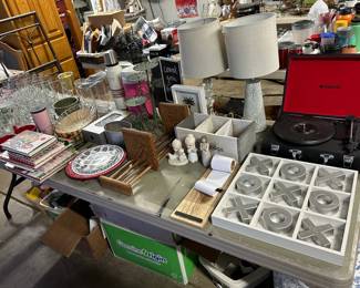 decor - portable record player!