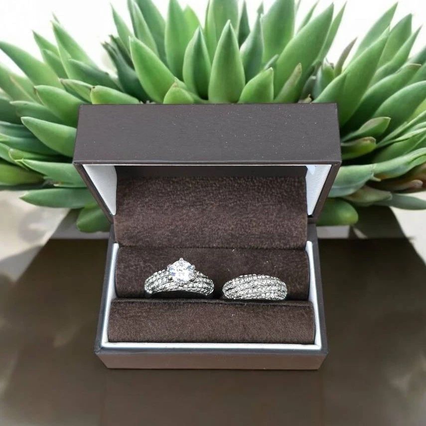 01 Beautiful CZ Wedding Ring Band Set