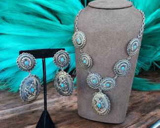 Western Turquoise Themed Necklace Earrings Set