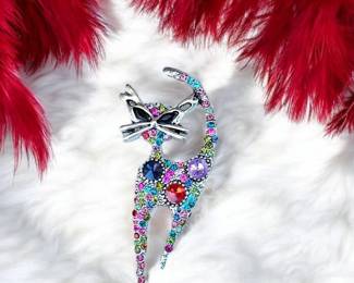  04 Exquisite Cat Brooch With Colorful Stones