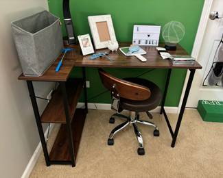 L-Desk w/Chair