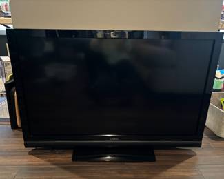 Vizio TV w/Remote