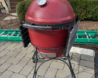 KamadoJoe Smoker w/Trays