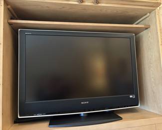 Sony Flat Screen TV w/Remote