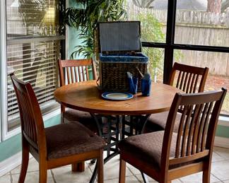 DINING TABLE WITH 4 CHAIRS
