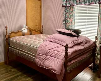 FULL SIZE WOODEN ANTIQUE BED, FULL SIZE MATTRESS