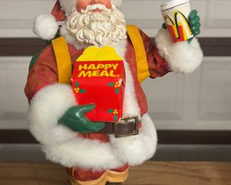CLOTHTIQUE POSSIBLE DREAMS HAPPY MEAL SANTA FIGURINE