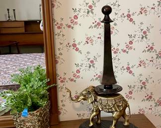 VINTAGE ELEPHANT STATUE DECOR WITH BRASS METAL OBELISK 