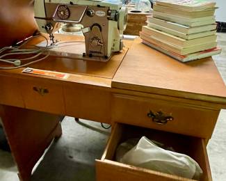 NELCO SEWING MACHINE IN CABINET
