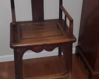 We're taking bids online using the link below. Please highlight, copy, and paste in a new window                                                    https://www.EstateSales.NET/MO/Saint-Louis/63104/marketplace/72250                                                                                                                                                                                                                             Check the link for many more pictures.  Thank you.                                                                             