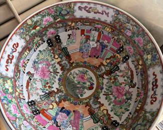 Chinese Rose Medallion Punch Bowl porcelain with stand