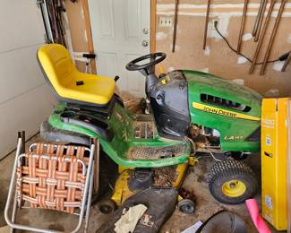 John Deere LA 145 riding lawn mower
