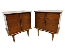 Mid Century Modern Sculptural Pair of Nightstands by United Furniture Company