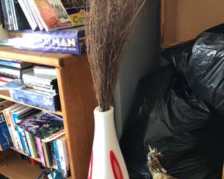 Decor, books, games