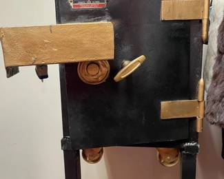 Wall Safe SEE DESCRIPTION 