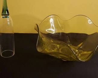 Vintage Green Glass Chip Bowl And 17 Champagne Flute