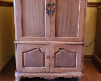 Vintage Tube Radio Cabinet
