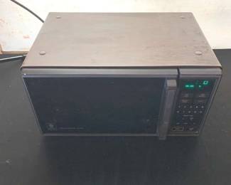 Vintage GE Microwave Oven