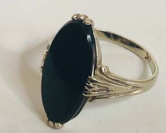 Simple 10K White Gold Oval Ring 