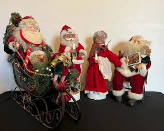 A Whole Sleigh Full Of Santas