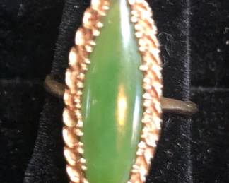 Vintage 10K Elongated Green Gold Ring 