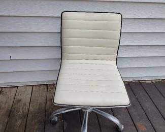 White Swivel Office Chair 
