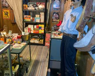 Western mannequin