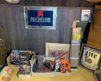 Holsters, arrows, mirror signs