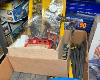 Model tracks/train accessories