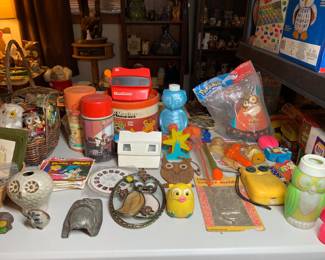 view masters, owl sucker molds, owl radio, pokemon hoothoot party hats, owl baby bottle, vintage thermos
