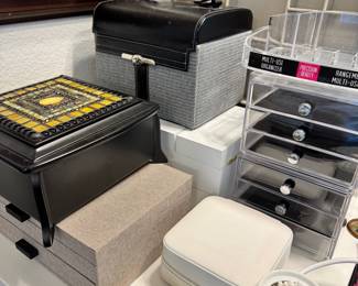 Jewelry Storage/ Bathroom organization