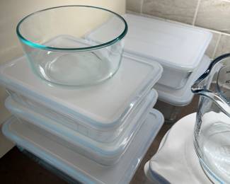 Glass storage dishes