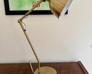 Desk lamp